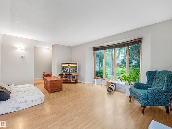 4th image of 14612 93rd Ave NW