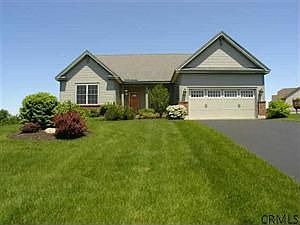 1st image of 6 Bedford Cir