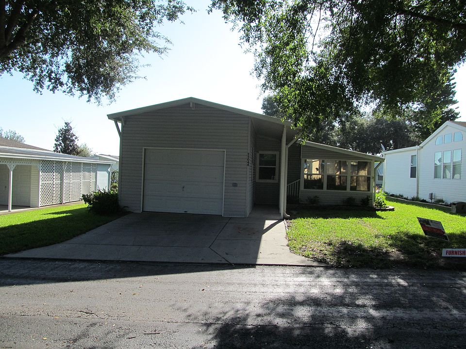 1st image of 11044 Ewing Dr