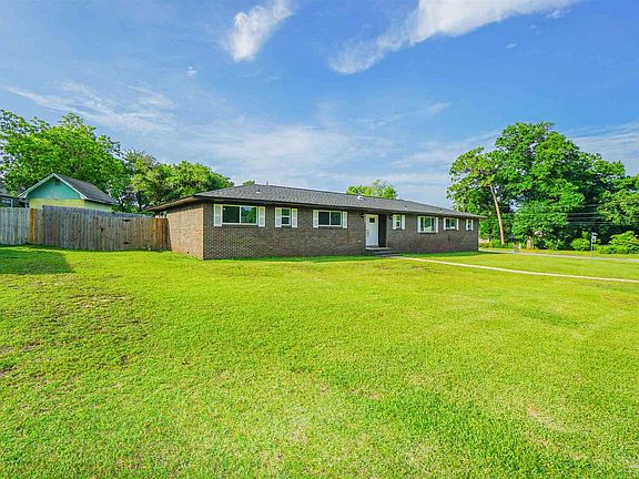 2nd image of 204 Southern Dr