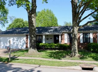 1218 Holgate Dr, Ballwin, MO 63021