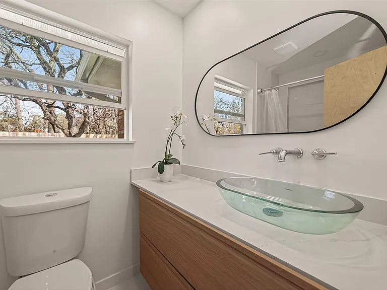 339 E Delz Dr — Photo 5