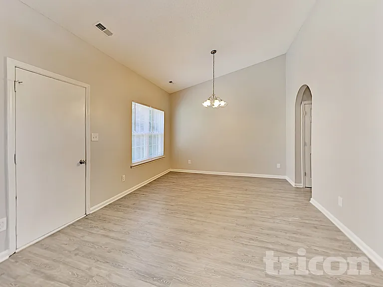 1904 Nigel Ct — Photo 6