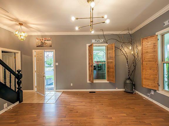 2nd image of 528 S Park St