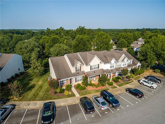 5th image of 1008 Oak Blossom Way