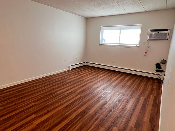 4th image of 1001 Main St Unit 22J