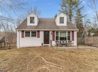25 Billings Rd, Hopatcong, NJ 07843
