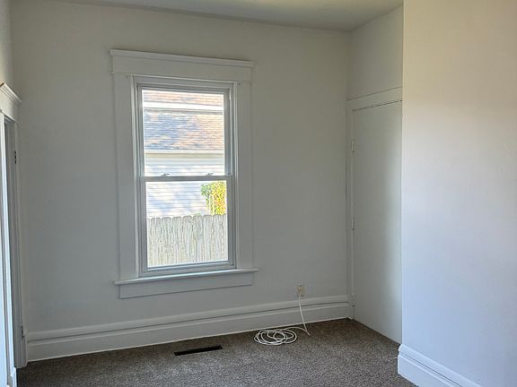 Downstairs bedroom.