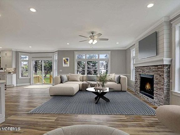 4th image of 845 Naryshkin Way