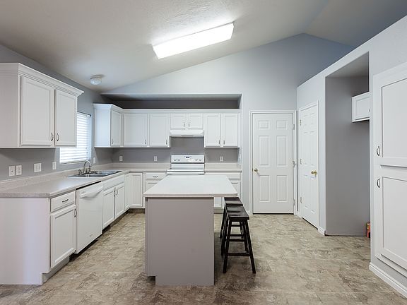 4th image of 1668 Stony View Dr