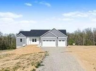 725 Trapp Ln, Hopewell, OH 43746