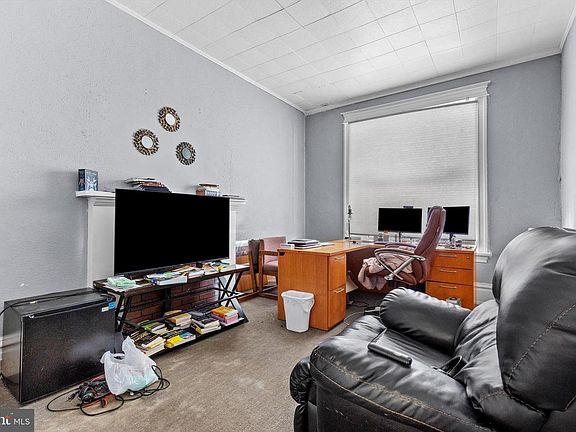 4th image of 241 Maclay St