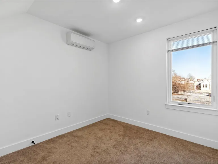 85 E Sharpnack St — Photo 13