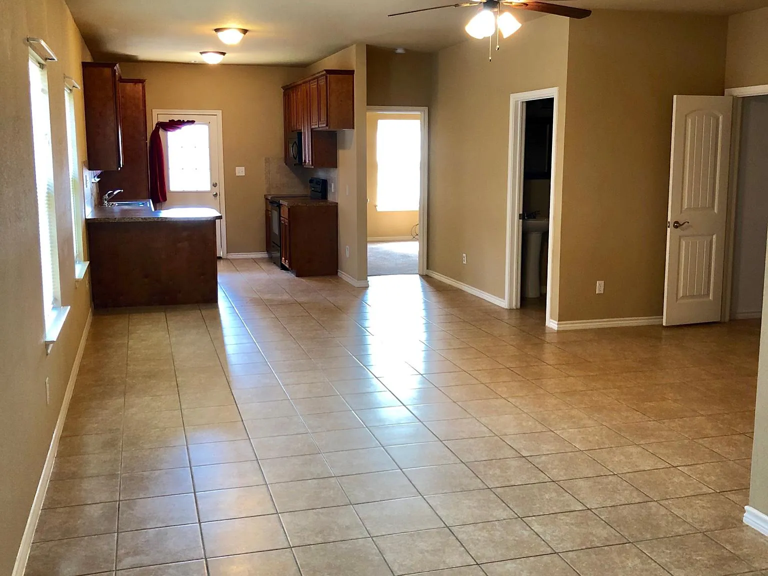 1110 Parkway Trl — Photo 2