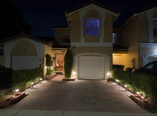 WINDHAM LAKES, Coral Springs, FL 33076
