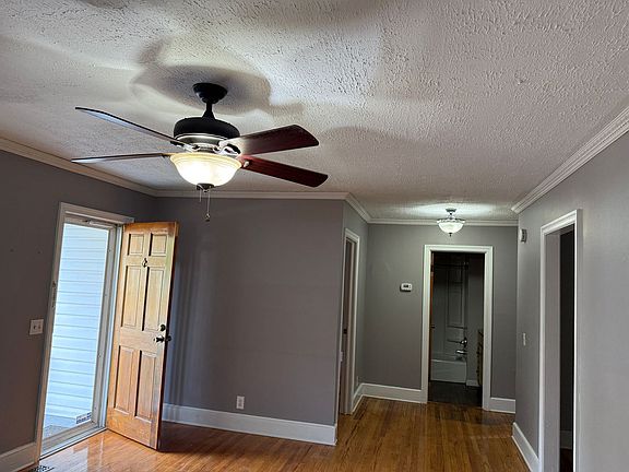 4th image of 329 Guilford St