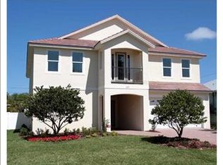 107 5th St, Belleair Beach, FL 33786