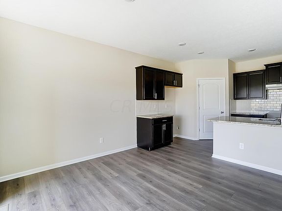 3rd image of 1300 Kinghorn Cir E