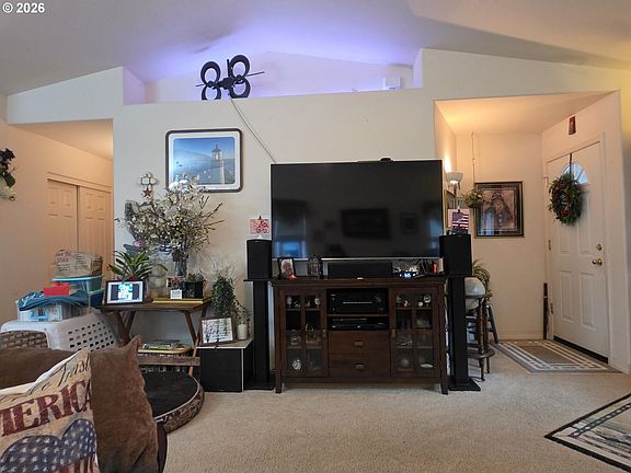 5th image of 411 Sunnyside Dr