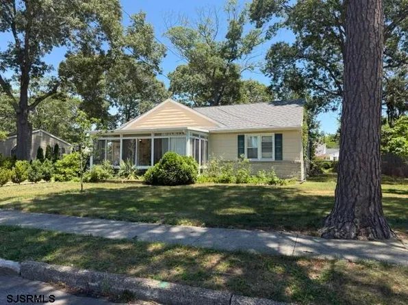 40 Dogwood Dr, Somers Point, NJ 08244