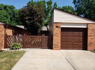 10 Parkridge, Belleville, IL 62226