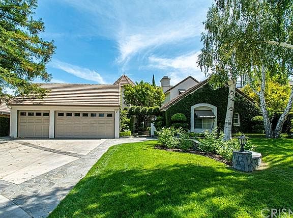 4th image of 24390 Mornington Dr