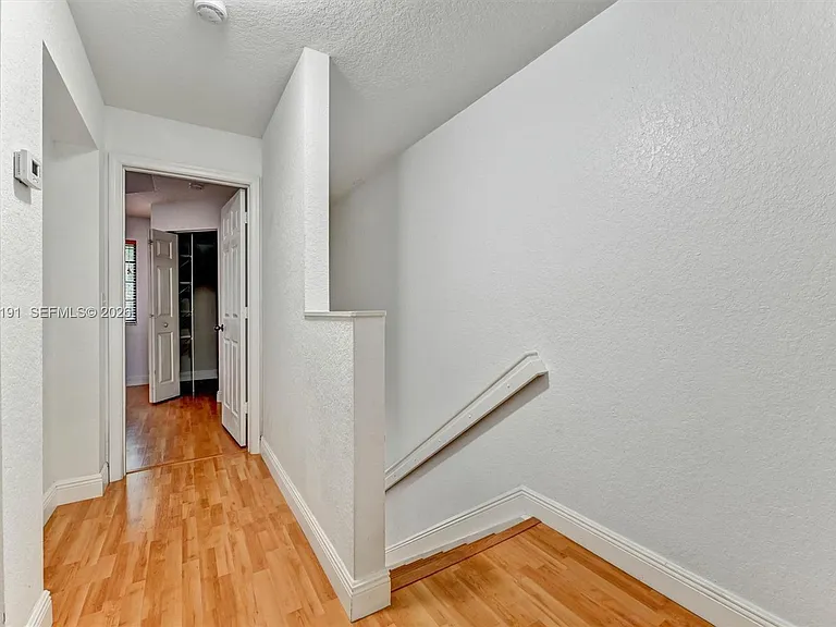 3897 Tree Top Dr — Photo 21