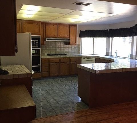 3rd image of 1843 Maywood Ct