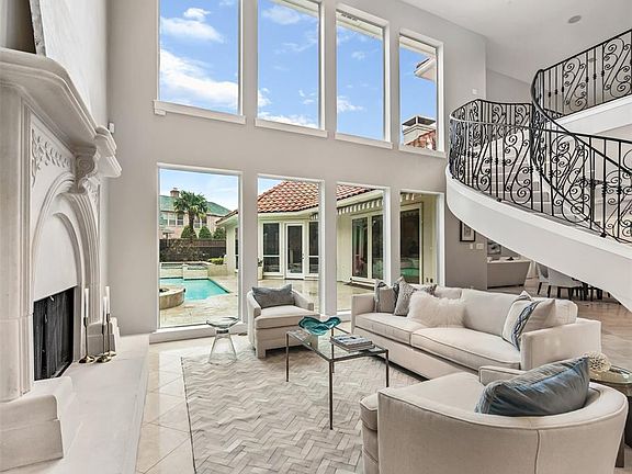 3rd image of 3001 Vinson Ln