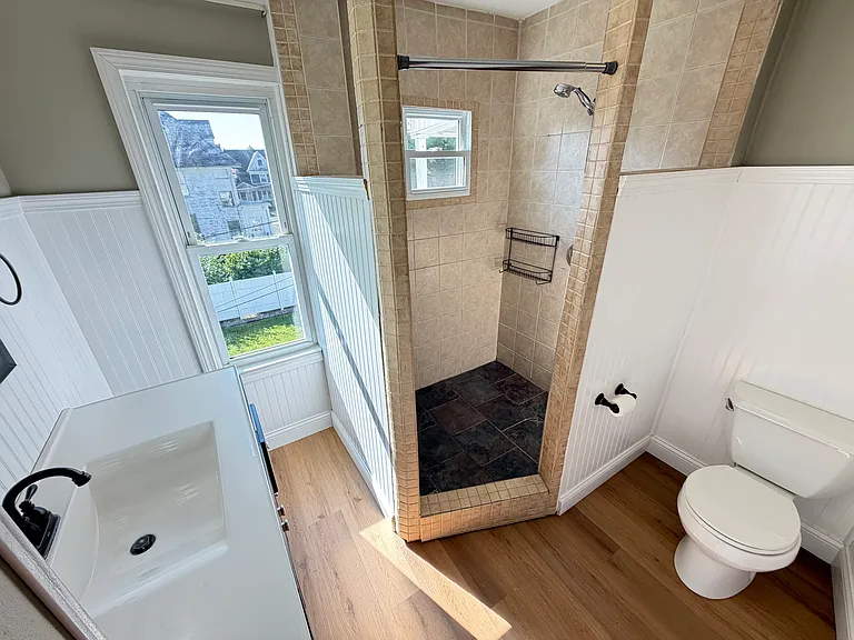 10 Taylor Ave #10 — Photo 11