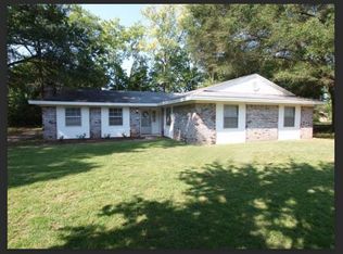 3 Honeysuckle Ln, Conway, AR 72034