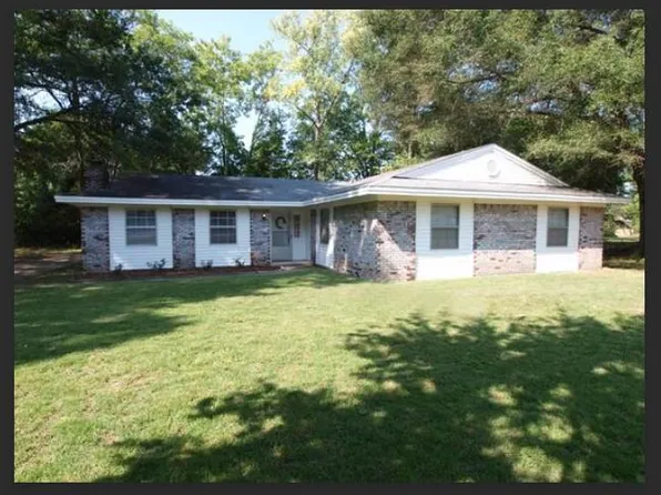 3 Honeysuckle Ln, Conway, AR 72034
