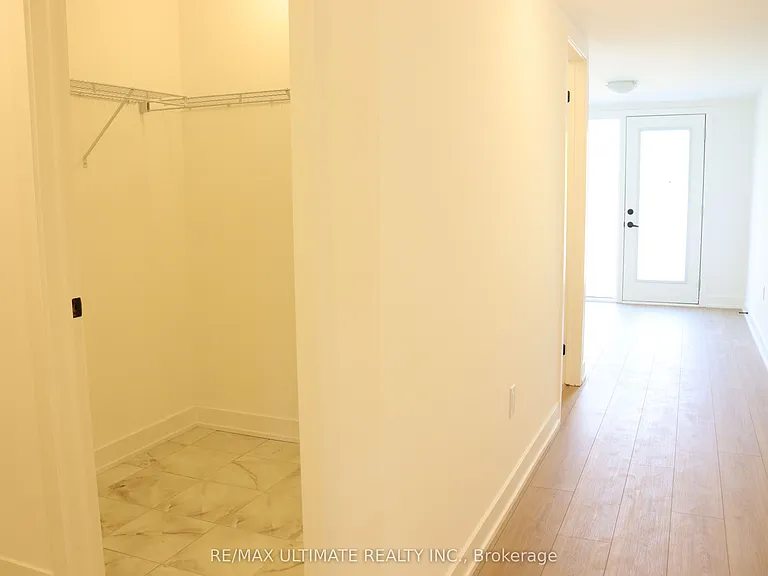 61 Flan Blvd — Photo 7