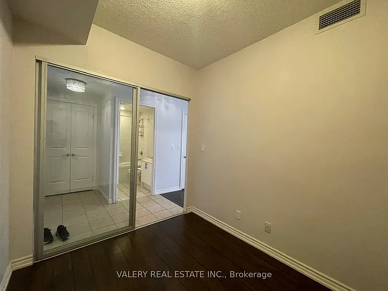 133 Wynford Dr #304 — Photo 9