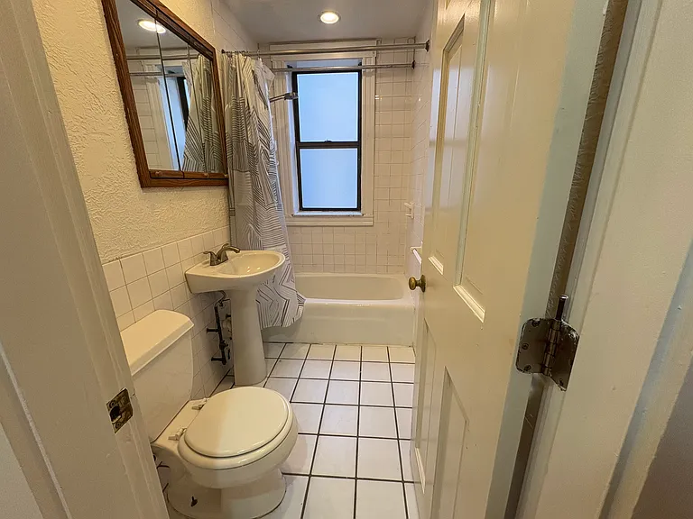 240 Kelton St #7 — Photo 16