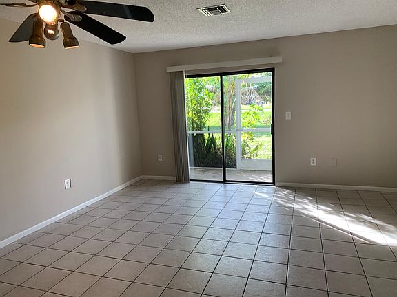 3rd image of 13160 Kings Point Dr APT 7