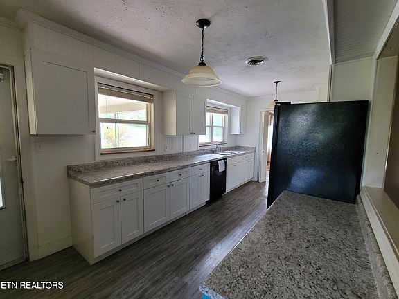 4th image of 1395 Bluets Rd