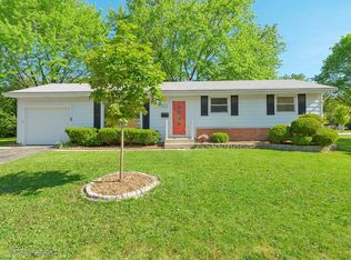 353 Thunderbird Trl, Carol Stream, IL 60188