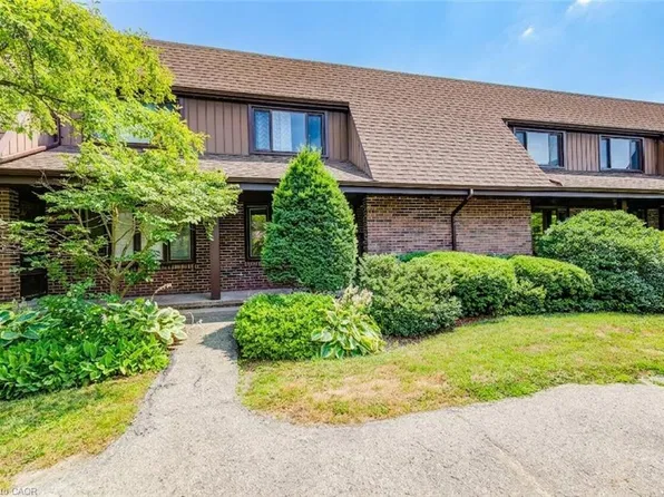 285 Sandowne Dr #15, Waterloo, ON N2K 2C1
