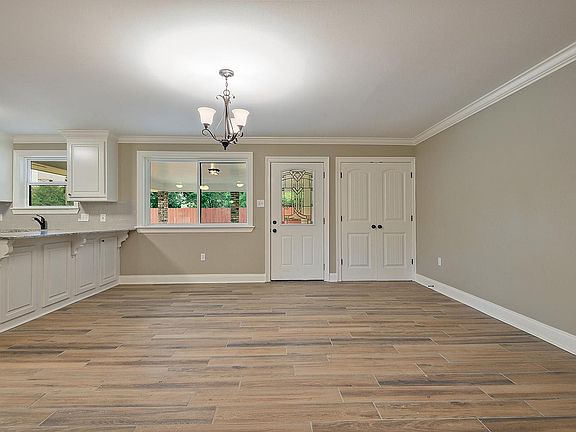 4th image of 16705 Teneiya Ave