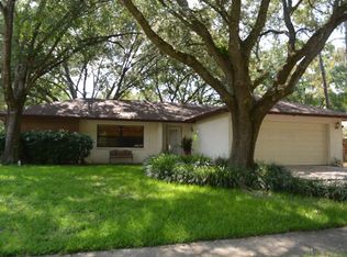 18426 Swan Lake Dr, Lutz, FL 33549