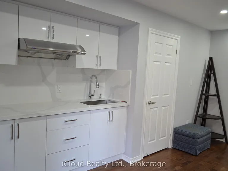 319 Aspendale Cres #STUDIO — Photo 7