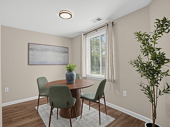 4th image of 26 Bouldercrest Ln SE #20E