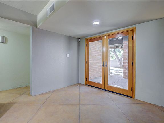 5th image of 1421 S Brown Ave
