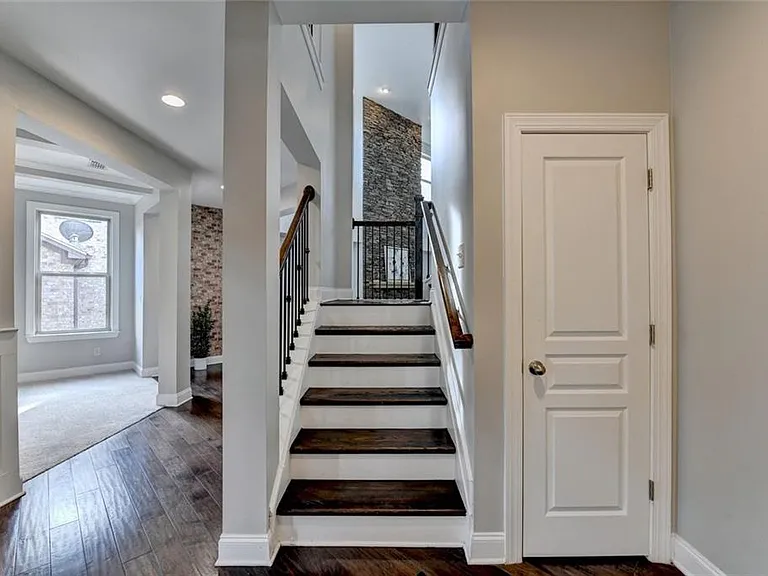 2540 Maple Ridge Ln — Photo 11