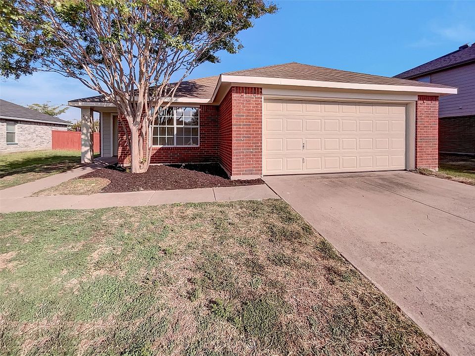 1st image of 233 Equestrian Dr