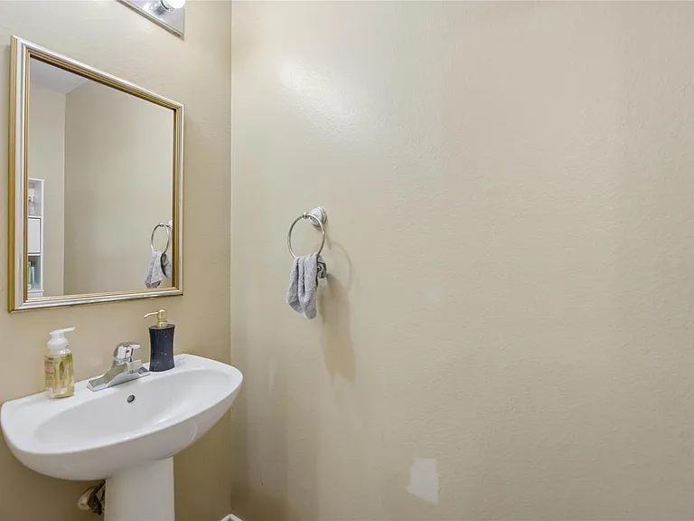 6802 Cheshire Park Rd — Photo 11
