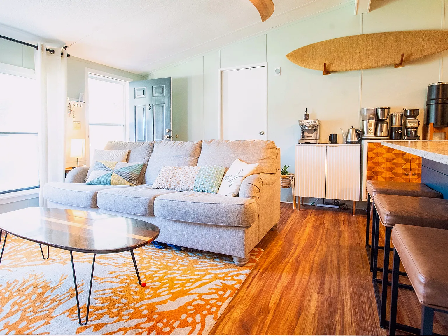 3 bed, 1200 sqft, $1,900 — Photo 4