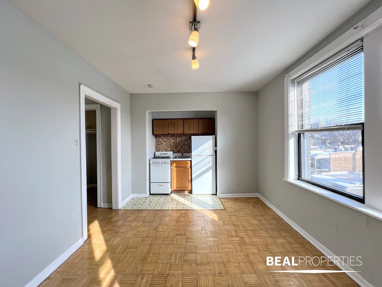 739 West Belmont Avenue — Photo 4