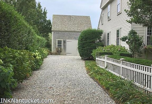 2nd image of 6 Woodbury Ln